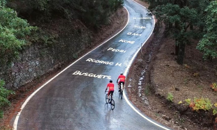 Độc lạ công bố danh sách ĐTQG trên toàn thế giới: HLV Troussier phát livestream chưa là gì với HLV Tây Ban Nha - Ảnh 4. Độc lạ công bố danh sách ĐTQG trên toàn thế giới: HLV Troussier phát livestream chưa là gì với HLV Tây Ban Nha - Ảnh 4.