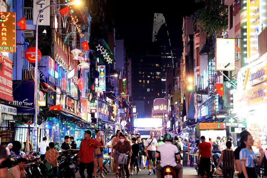 Để du lịch đô thị bứt phá * Bài 2: Giữ bản sắc, tăng sức hút - Ảnh 2.