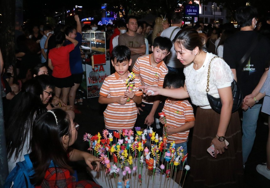 Để du lịch đô thị bứt phá * Bài 2: Giữ bản sắc, tăng sức hút - Ảnh 1.