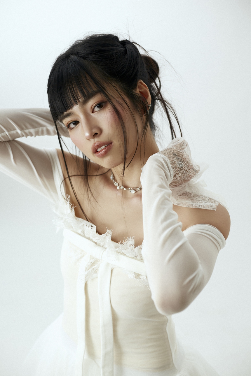 Khánh Vân khoe nhan sắc trong trẻo khiến fan đứng ngồi không yên - Ảnh 2. Khánh Vân khoe nhan sắc trong trẻo khiến fan đứng ngồi không yên - Ảnh 2.