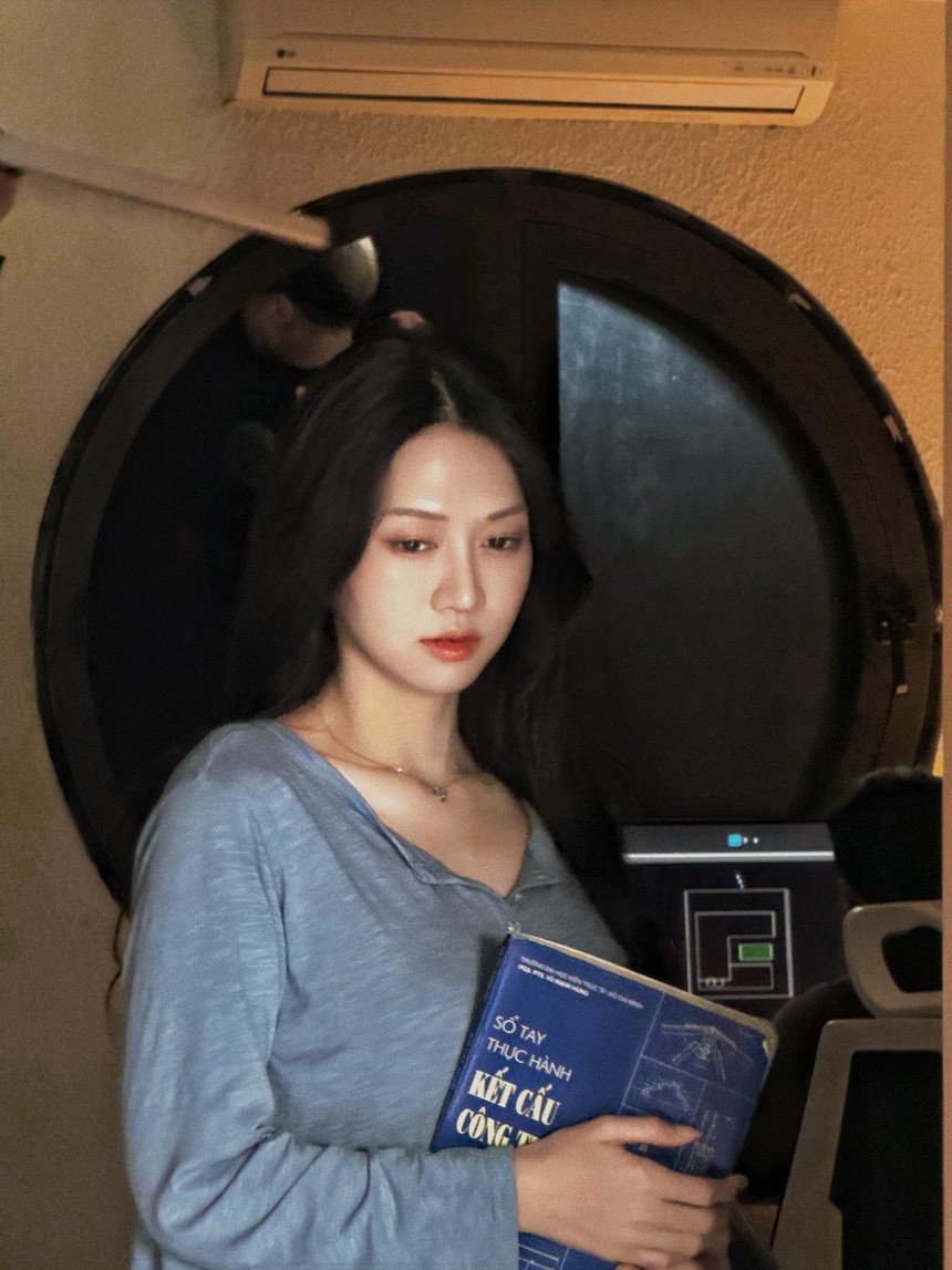 Lê Bống diễn sao khi đóng nữ chính 'Lỡ hẹn với ngày xanh'? - Ảnh 2. Lê Bống diễn sao khi đóng nữ chính 'Lỡ hẹn với ngày xanh'? - Ảnh 2.