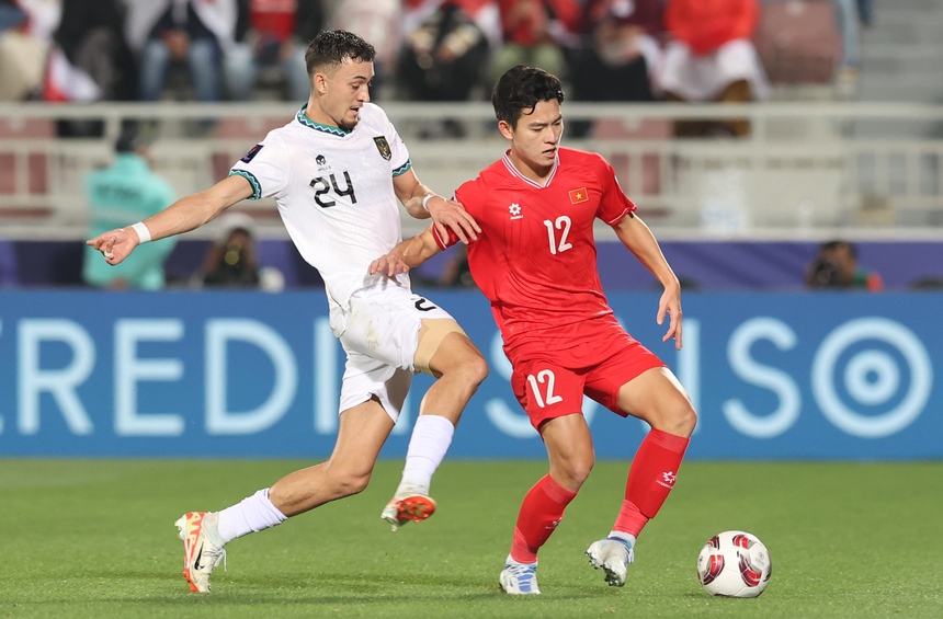 Tin nóng bóng đá Việt 12/4: Hoàng Đức được cầu thủ ngoại khen, trụ cột U23 Việt Nam tiết lộ chấn thương - Ảnh 3.