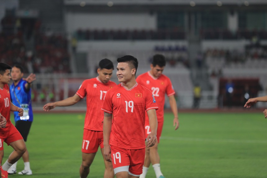 Tin nóng bóng đá Việt 22/3: Người đại diện Quang Hải lên tiếng, chuyên gia nhận xét về HLV Troussier - Ảnh 3.