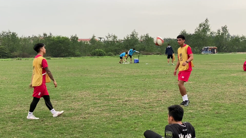 Tin nóng bóng đá Việt 21/3: AFC công bố trọng tài trận đấu của Việt Nam, CLB Nam Định thêm tân binh - Ảnh 5. Tin nóng bóng đá Việt 21/3: AFC công bố trọng tài trận đấu của Việt Nam, CLB Nam Định thêm tân binh - Ảnh 5.