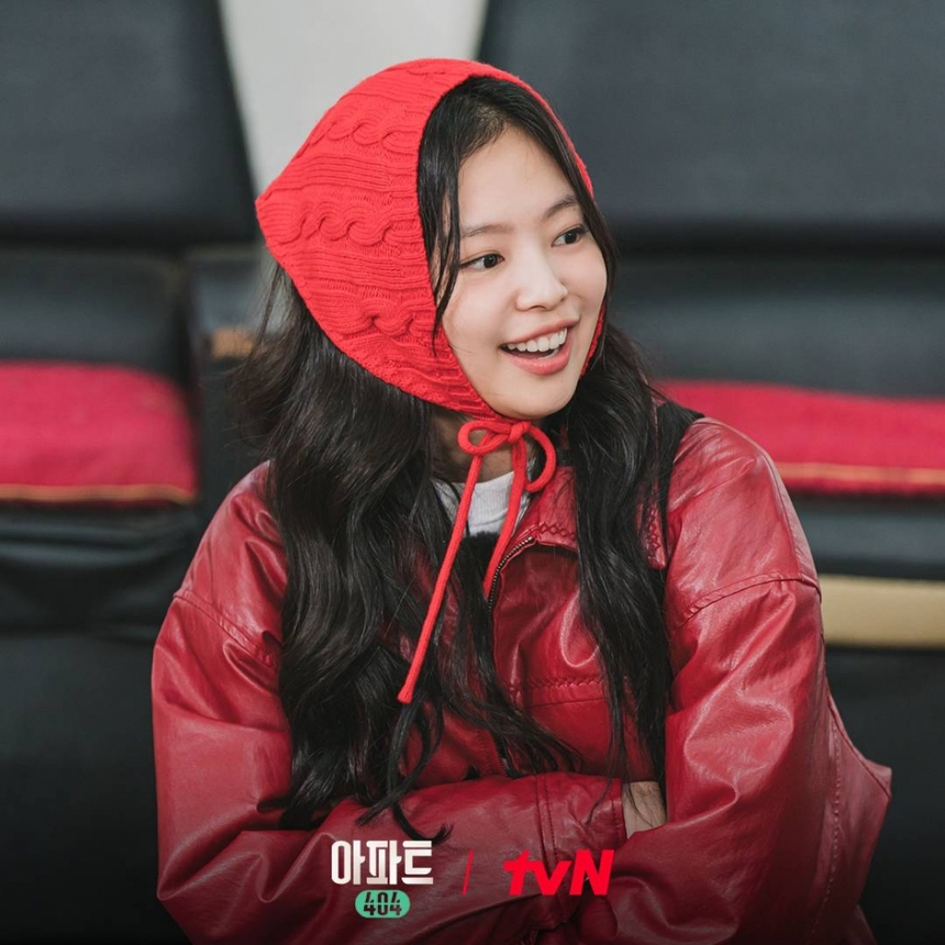 Jennie BlackPink đốn tim fan trong loạt ảnh mới từ show 'Apartment 404' - Ảnh 2.