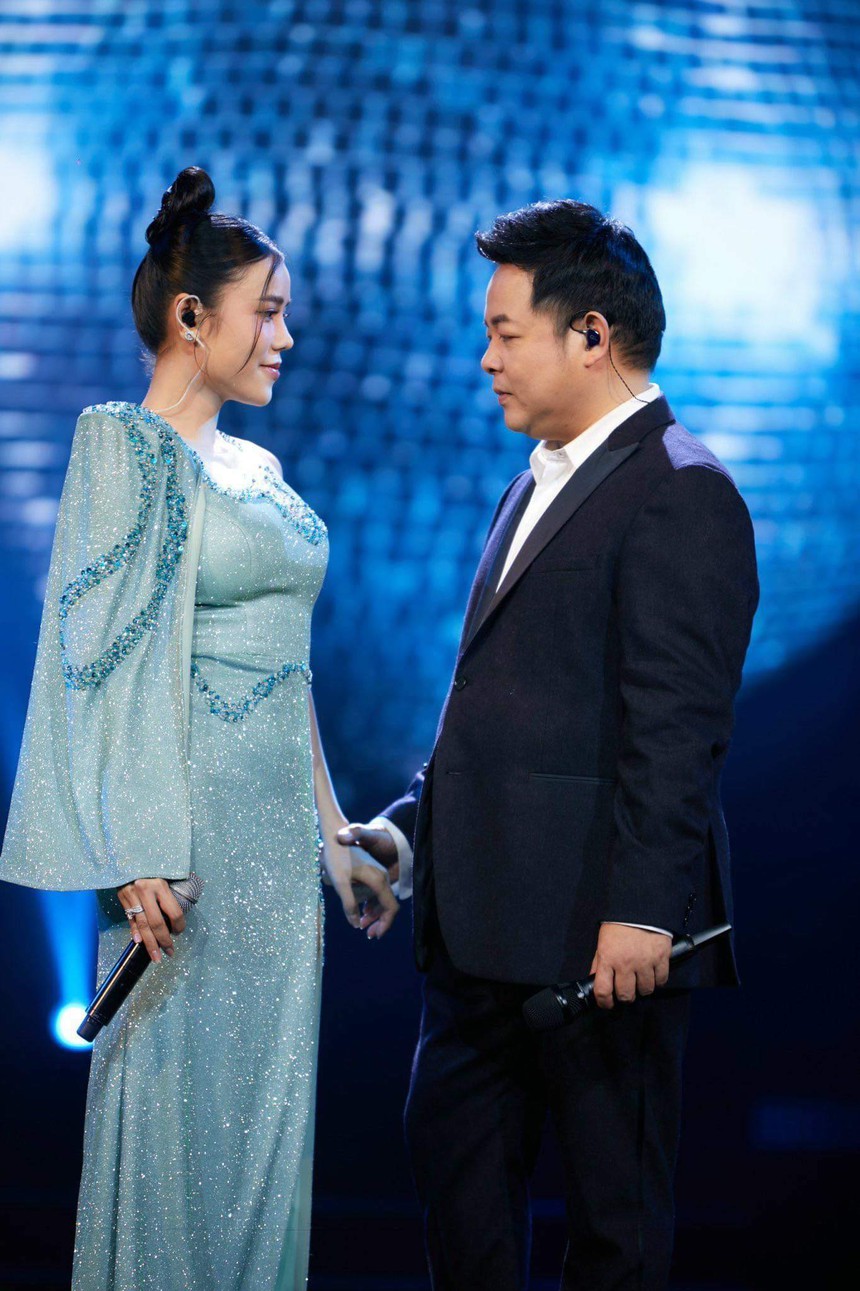 Ca sĩ Hồng Gấm tự tin khi được Quang Lê chỉ dạy hát bolero - Ảnh 2. Ca sĩ Hồng Gấm tự tin khi được Quang Lê chỉ dạy hát bolero - Ảnh 2.