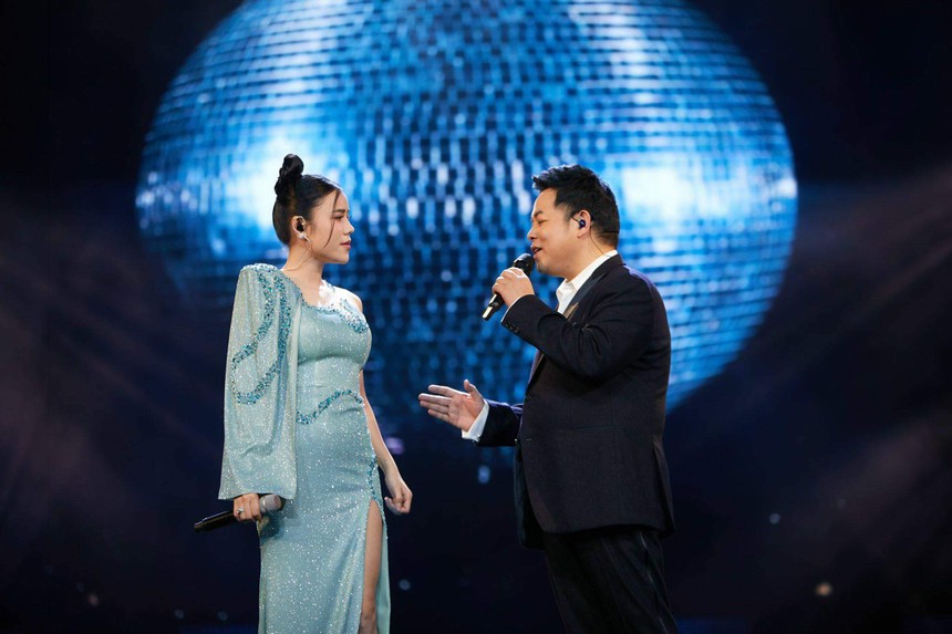 Ca sĩ Hồng Gấm tự tin khi được Quang Lê chỉ dạy hát bolero - Ảnh 1. Ca sĩ Hồng Gấm tự tin khi được Quang Lê chỉ dạy hát bolero - Ảnh 1.