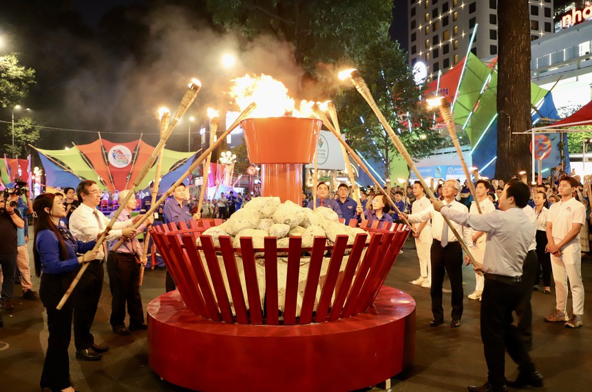 Khai mạc Lễ hội Thanh niên Thành phố Hồ Chí Minh năm 2024  - Ảnh 3.