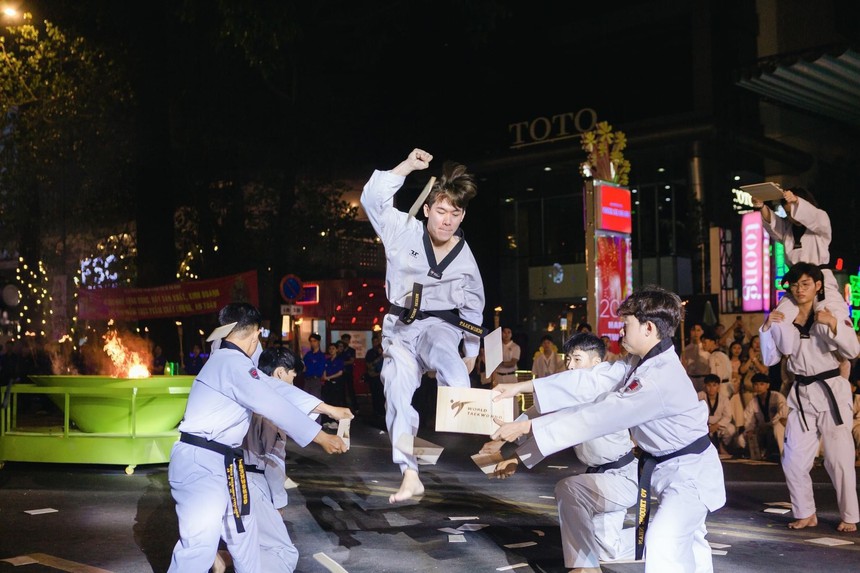 Khai mạc Lễ hội Thanh niên Thành phố Hồ Chí Minh năm 2024  - Ảnh 6.