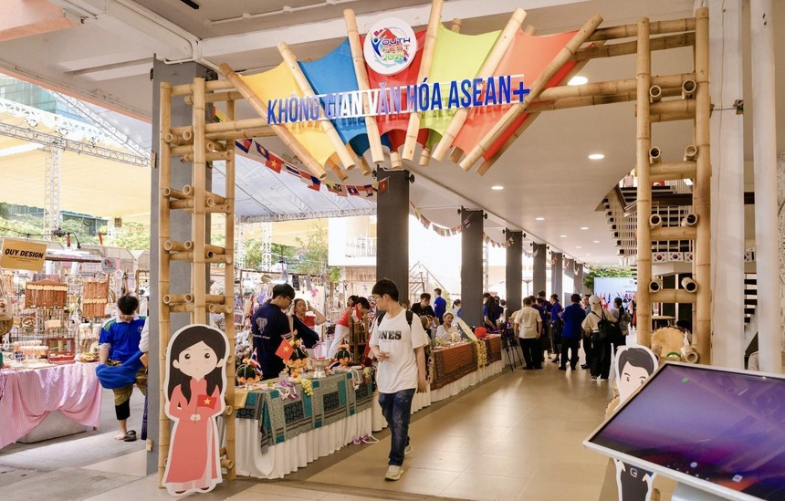 Khai mạc Lễ hội Thanh niên Thành phố Hồ Chí Minh năm 2024  - Ảnh 8.