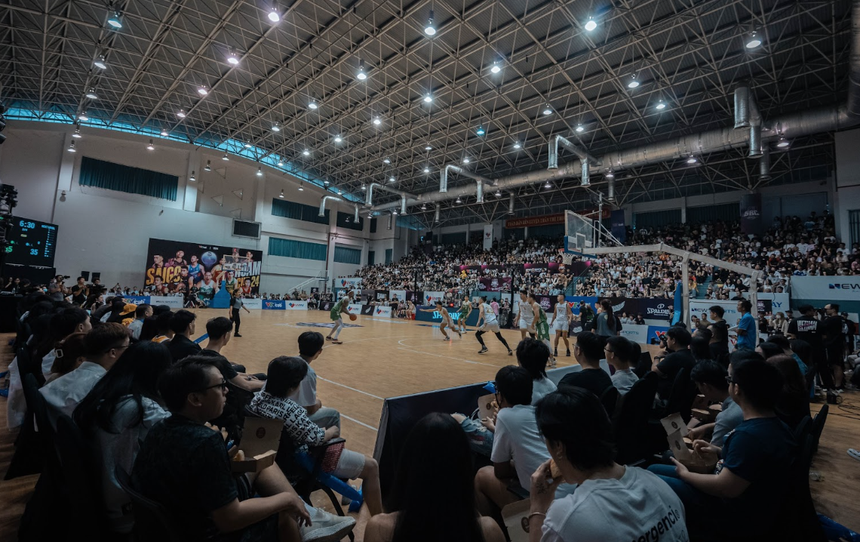 Tay ném gốc Việt xô đổ kỷ lục, chinh phục đỉnh cao - Ảnh 2. Tay ném gốc Việt xô đổ kỷ lục, chinh phục đỉnh cao - Ảnh 2.