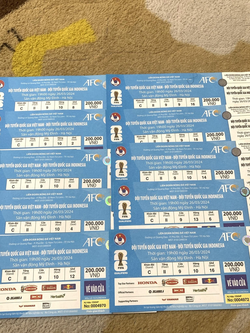 CĐV rục rịch mua vé ĐT Việt Nam vs Indonesia khi sát ‘giờ G’ - Ảnh 2. CĐV rục rịch mua vé ĐT Việt Nam vs Indonesia khi sát ‘giờ G’ - Ảnh 2.