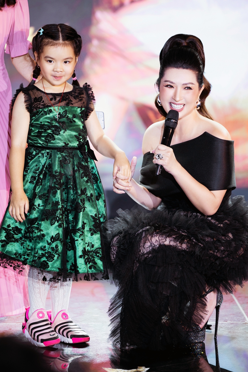 Ca sĩ Nguyễn Hồng Nhung ra mắt album "Mộc 2" chủ đề "Ký ức thanh xuân" - Ảnh 4.