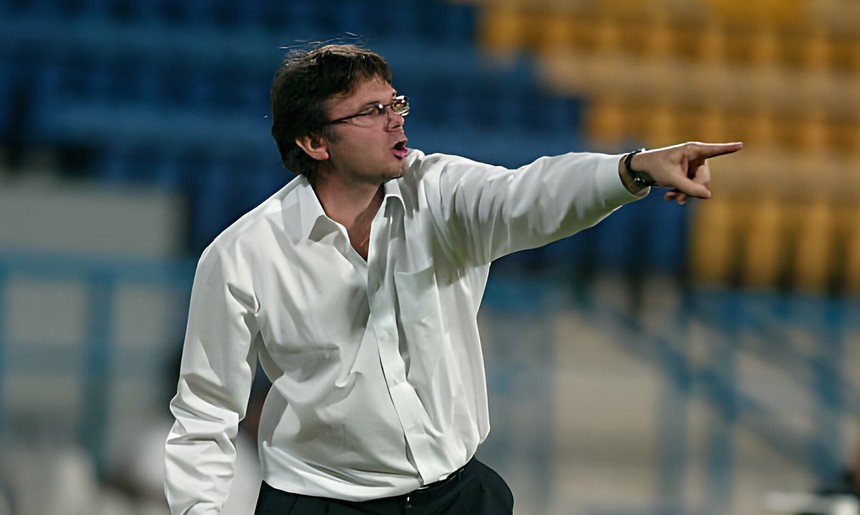 HLV Troussier từng tuyên bố cứng để rồi bị sa thải sau trận thua Indonesia, báo Tây Á chỉ ra hàng loạt lý do - Ảnh 4.