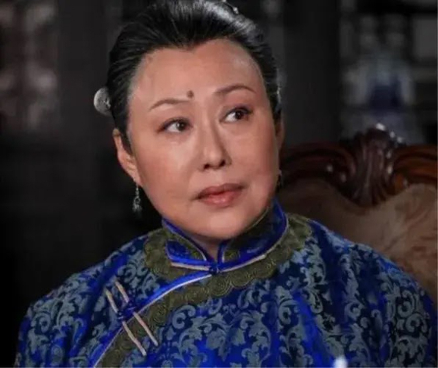 Tư Cầm Cao Oa: Một Võ Tắc Thiên uy nghi trên màn ảnh, ngoài đời nếm đủ cay đắng - Ảnh 11. Tư Cầm Cao Oa: Một Võ Tắc Thiên uy nghi trên màn ảnh, ngoài đời nếm đủ cay đắng - Ảnh 11.