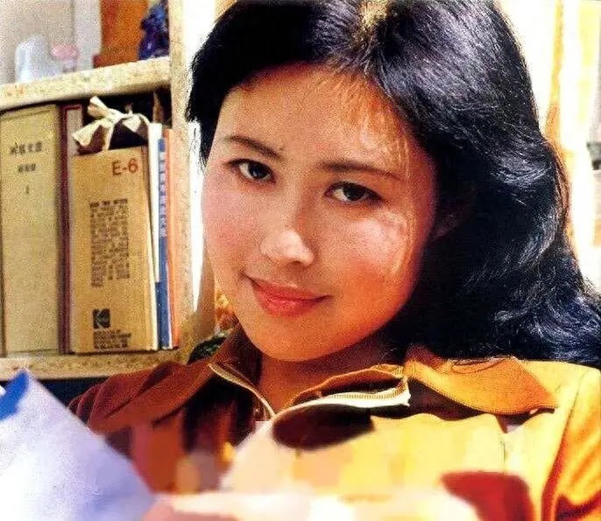 Tư Cầm Cao Oa: Một Võ Tắc Thiên uy nghi trên màn ảnh, ngoài đời nếm đủ cay đắng - Ảnh 2. Tư Cầm Cao Oa: Một Võ Tắc Thiên uy nghi trên màn ảnh, ngoài đời nếm đủ cay đắng - Ảnh 2.