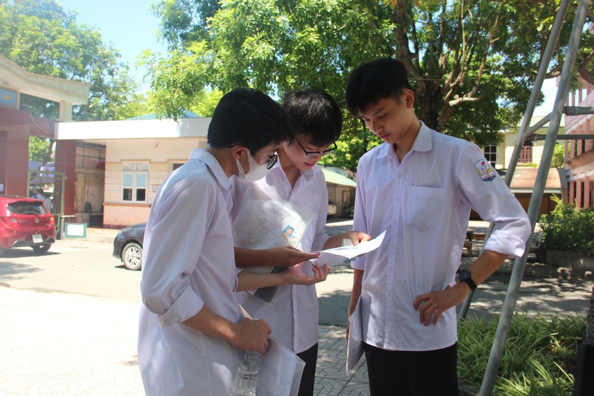 Thí sinh đăng ký dự thi tốt nghiệp Trung học Phổ thông năm 2024 từ ngày 2/5 - Ảnh 1. Thí sinh đăng ký dự thi tốt nghiệp Trung học Phổ thông năm 2024 từ ngày 2/5 - Ảnh 1.