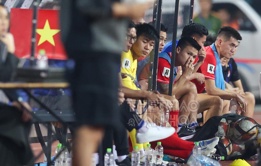 Chiếc ghế HLV trưởng "luôn luôn có nhiều hơn thế" - Ảnh 3.