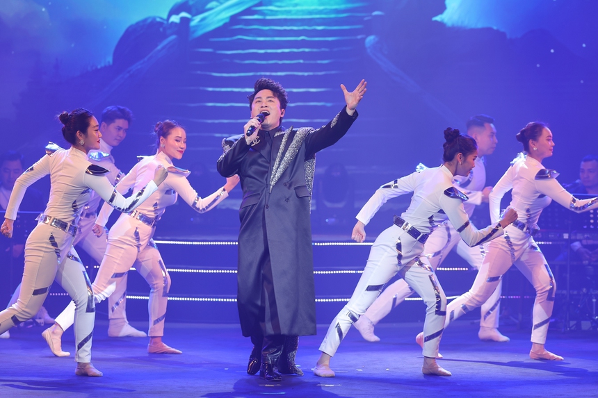 TRỰC TIẾP Lễ trao Giải Cống hiến lần 18 năm 2024 tại Nhà hát Lớn Hà Nội - Ảnh 2.