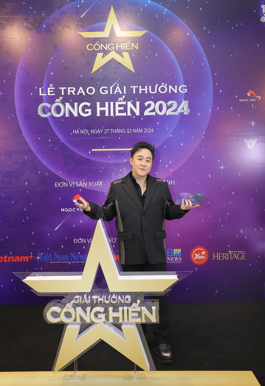 TRỰC TIẾP Lễ trao Giải Cống hiến lần 18 năm 2024 tại Nhà hát Lớn Hà Nội - Ảnh 3.