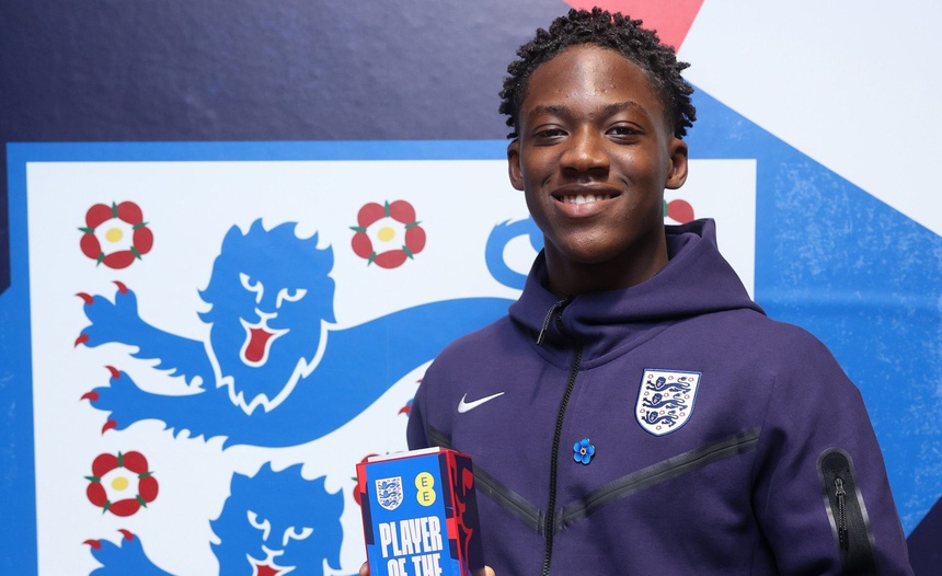 Kobbie Mainoo tăng giá hơn 4000% sau màn trình diễn đỉnh cao ở ĐT Anh - Ảnh 3. Kobbie Mainoo tăng giá hơn 4000% sau màn trình diễn đỉnh cao ở ĐT Anh - Ảnh 3.