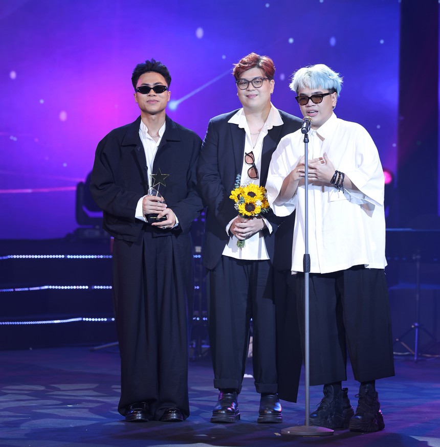 DTAP lần thứ 3 đạt giải “Nhà sản xuất của năm” tại Cống Hiến - Ảnh 2. DTAP lần thứ 3 đạt giải “Nhà sản xuất của năm” tại Cống Hiến - Ảnh 2.