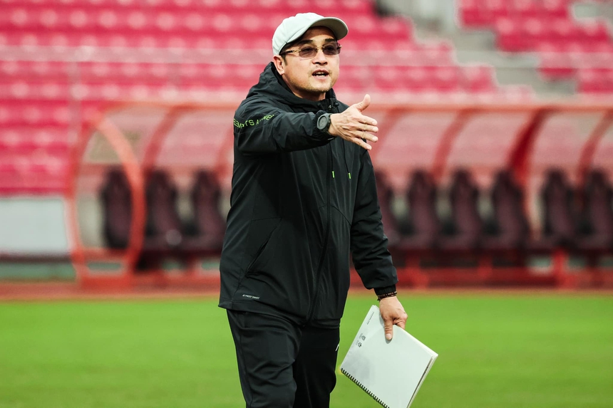 Tin nóng bóng đá Việt 3/3: Huỳnh Như thắng trận đầu cùng Lank, 'lứa Công Phượng' bị chê phòng ngự kém - Ảnh 4.