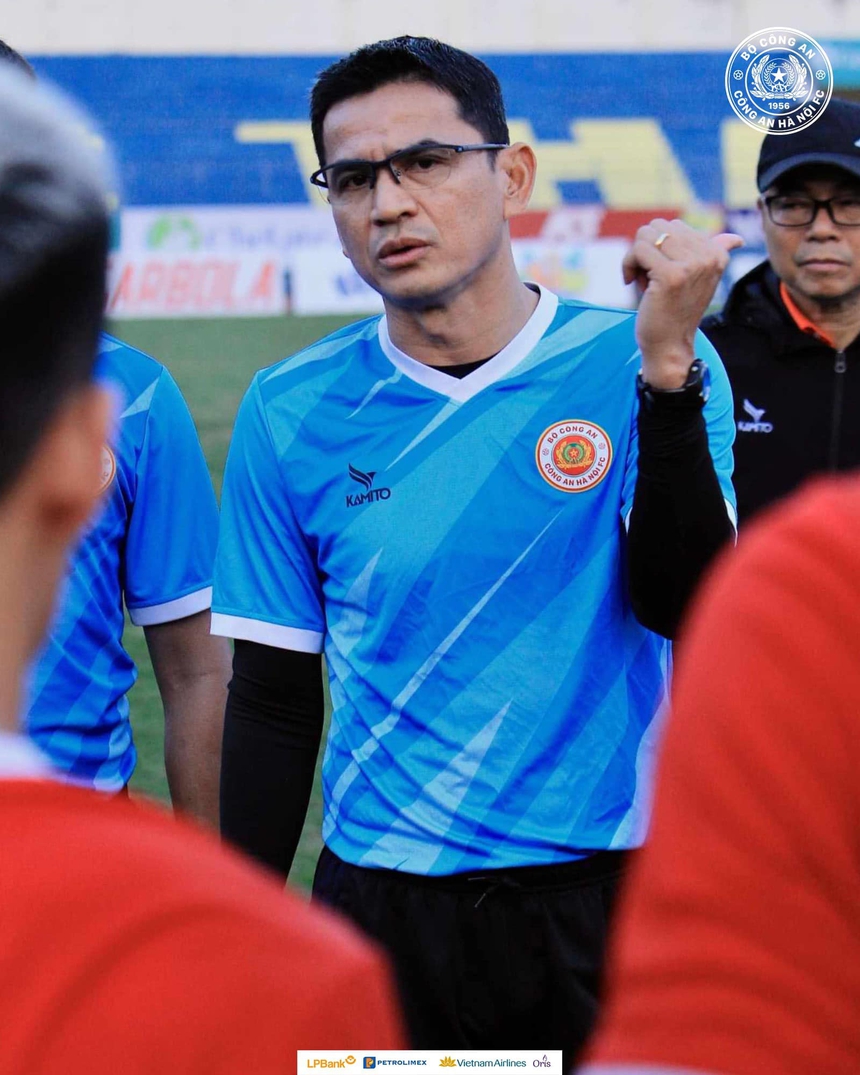 Tin nóng thể thao 1/4: Báo Indonesia tiết lộ huyền thoại Ý ứng cử HLV ĐT Việt Nam, sắp có SVĐ 80.000 chỗ ở Bình Dương - Ảnh 4.