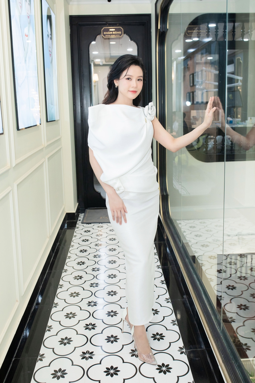 Sam xuất hiện xinh đẹp sau 1 tháng sinh con    - Ảnh 2.