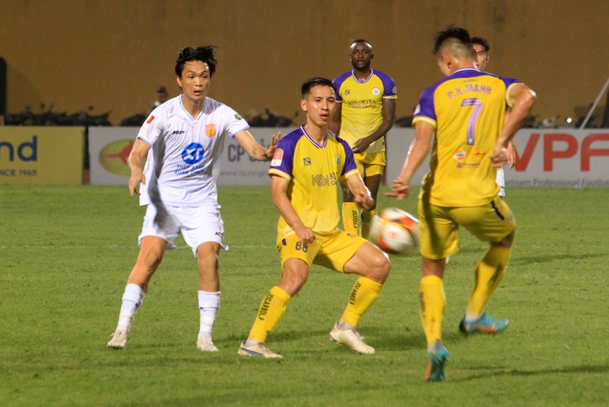 Tin nóng bóng đá Việt 1/4: HLV nội được tiến cử dẫn ĐT Việt Nam, HLV Hà Nội nói về trọng tài - Ảnh 6.