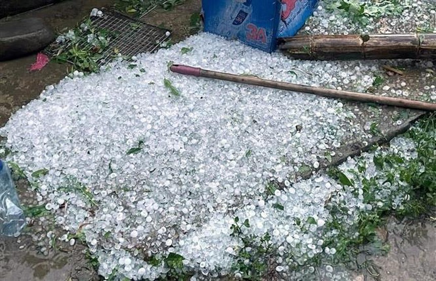 Các tỉnh thành từ Thanh Hóa đến Bình Thuận tiếp tục cảnh báo mưa đá - Ảnh 1.