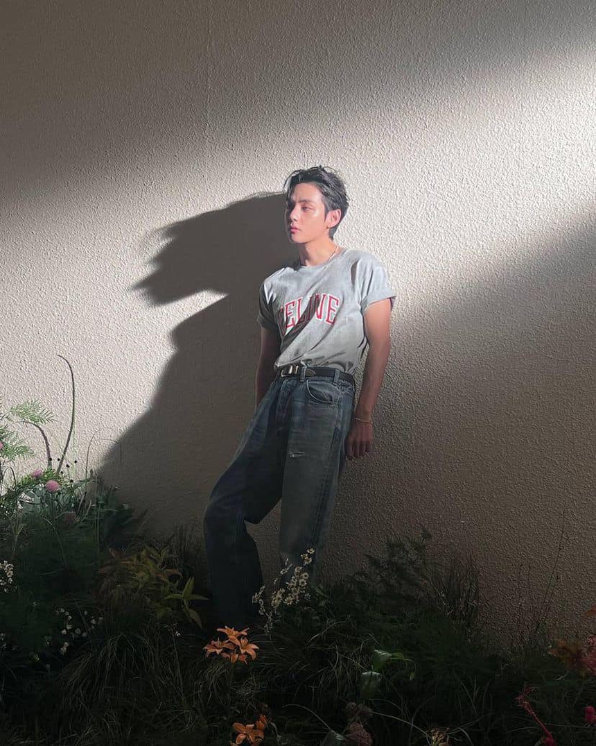 V BTS sắp tung ca khúc mới, Jennie Blackpink cũng hé lộ sản phẩm âm nhạc riêng - Ảnh 2. V BTS sắp tung ca khúc mới, Jennie Blackpink cũng hé lộ sản phẩm âm nhạc riêng - Ảnh 2.