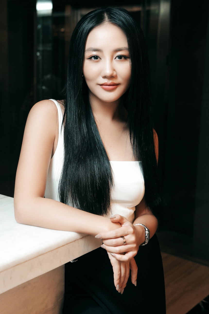 Giải Cống hiến lần 18-2024 - Văn Mai Hương: 'Đại minh tinh' như một bản 'nghề ca' - Ảnh 1.