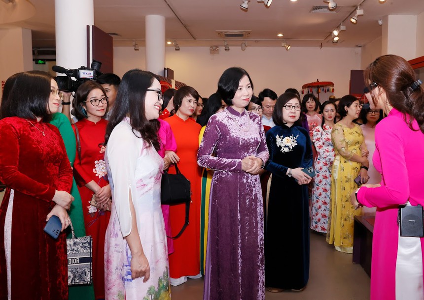 Nữ công đoàn viên Thông tấn xã Việt Nam và các hoạt động hưởng ứng Ngày Quốc tế Phụ nữ 8/3 - Ảnh 4. Nữ công đoàn viên Thông tấn xã Việt Nam và các hoạt động hưởng ứng Ngày Quốc tế Phụ nữ 8/3 - Ảnh 4.