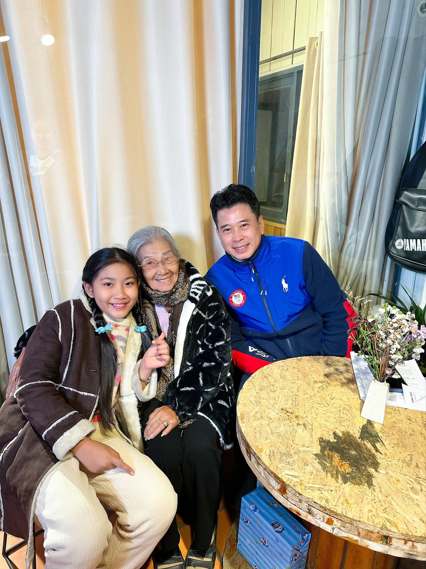 Bảo Long hạnh phúc khi được diễn cùng NSƯT Phi Điểu trong bộ phim đầu tay - Ảnh 5. Bảo Long hạnh phúc khi được diễn cùng NSƯT Phi Điểu trong bộ phim đầu tay - Ảnh 5.