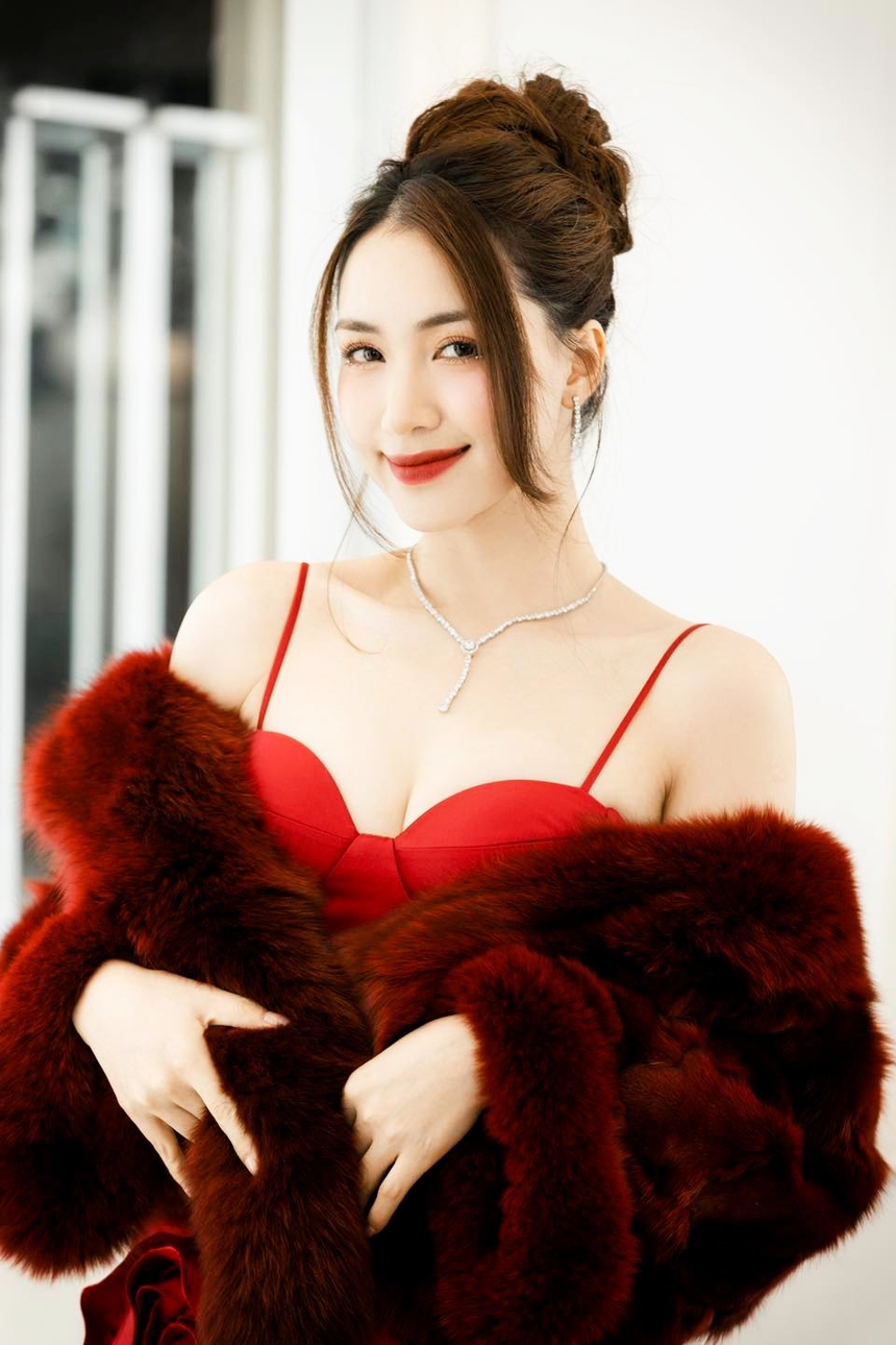 Giải Cống hiến lần 18 - 2024: Hòa Minzy kêu gọi bầu chọn cho mọi hạng mục Cống hiến - Ảnh 3.