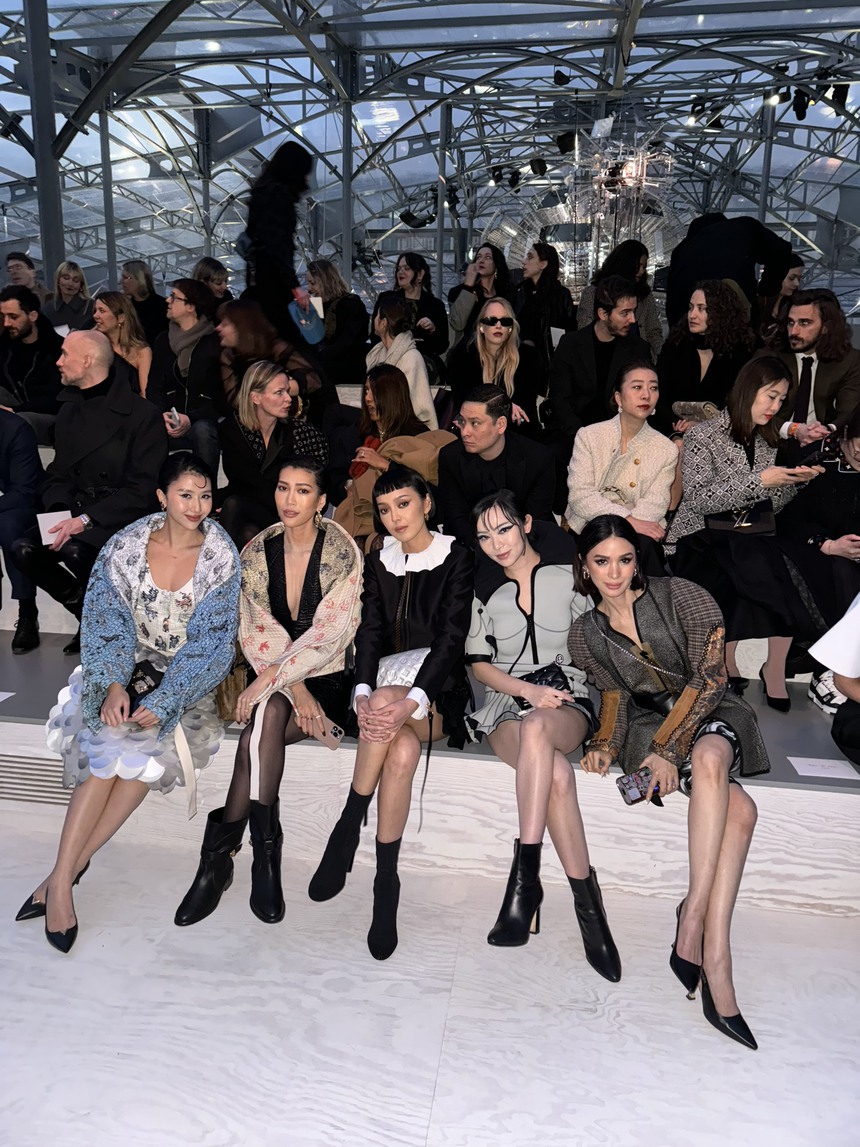Quỳnh Anh Shyn khép lại hành trình Fashion Week 2024 rực rỡ - Ảnh 2. Quỳnh Anh Shyn khép lại hành trình Fashion Week 2024 rực rỡ - Ảnh 2.