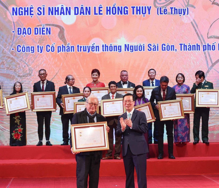 Lễ trao tặng danh hiệu 'Nghệ sĩ nhân dân', 'Nghệ sĩ ưu tú' lần thứ 10 - Ảnh 1.