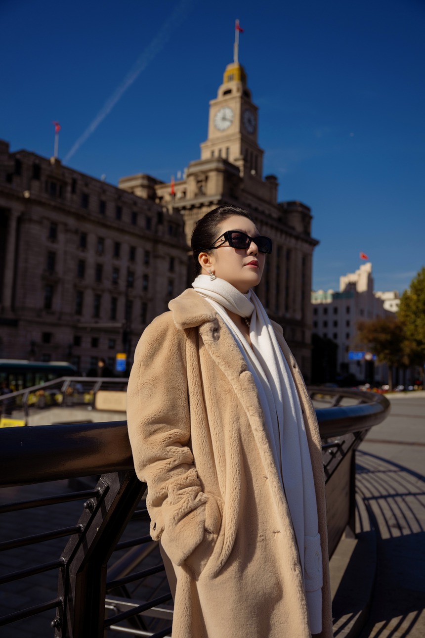 Đinh Hiền Anh tung bộ ảnh mới, tiết lộ loạt dự án âm nhạc năm 2024 - Ảnh 1.