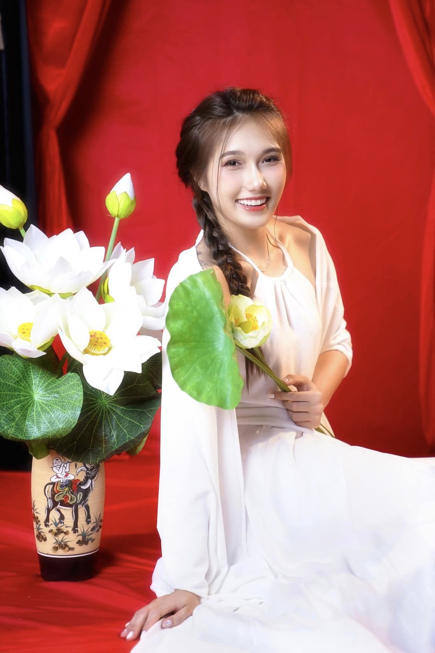 ‘Tiên nữ’ bóng chuyền triển vọng hàng đầu Việt Nam gây sốt với nhan sắc lai tây, được ca ngợi ‘ăn đứt’ cả Kiều Trinh - Ảnh 9.