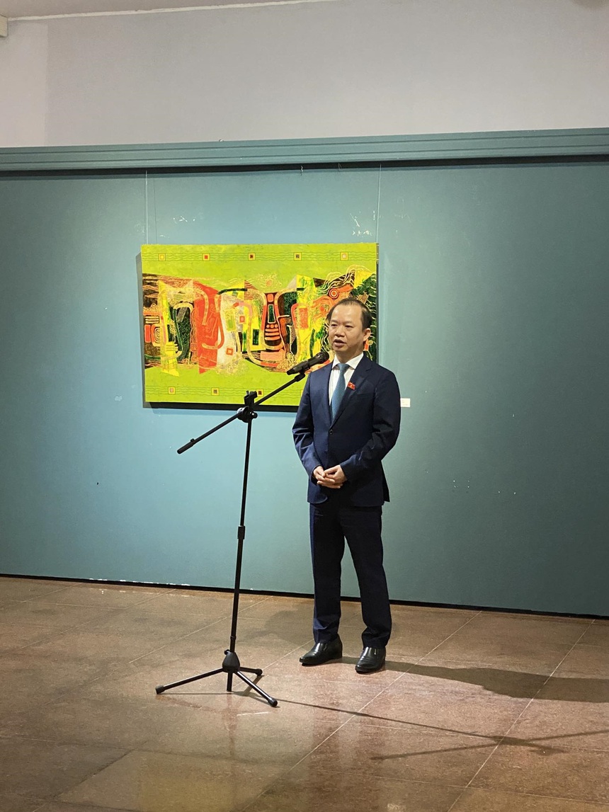 Triển lãm ‘Xuân 2024’ – Hướng đến kỷ niệm 100 năm thành lập Đại học Mỹ thuật Việt Nam - Ảnh 5.