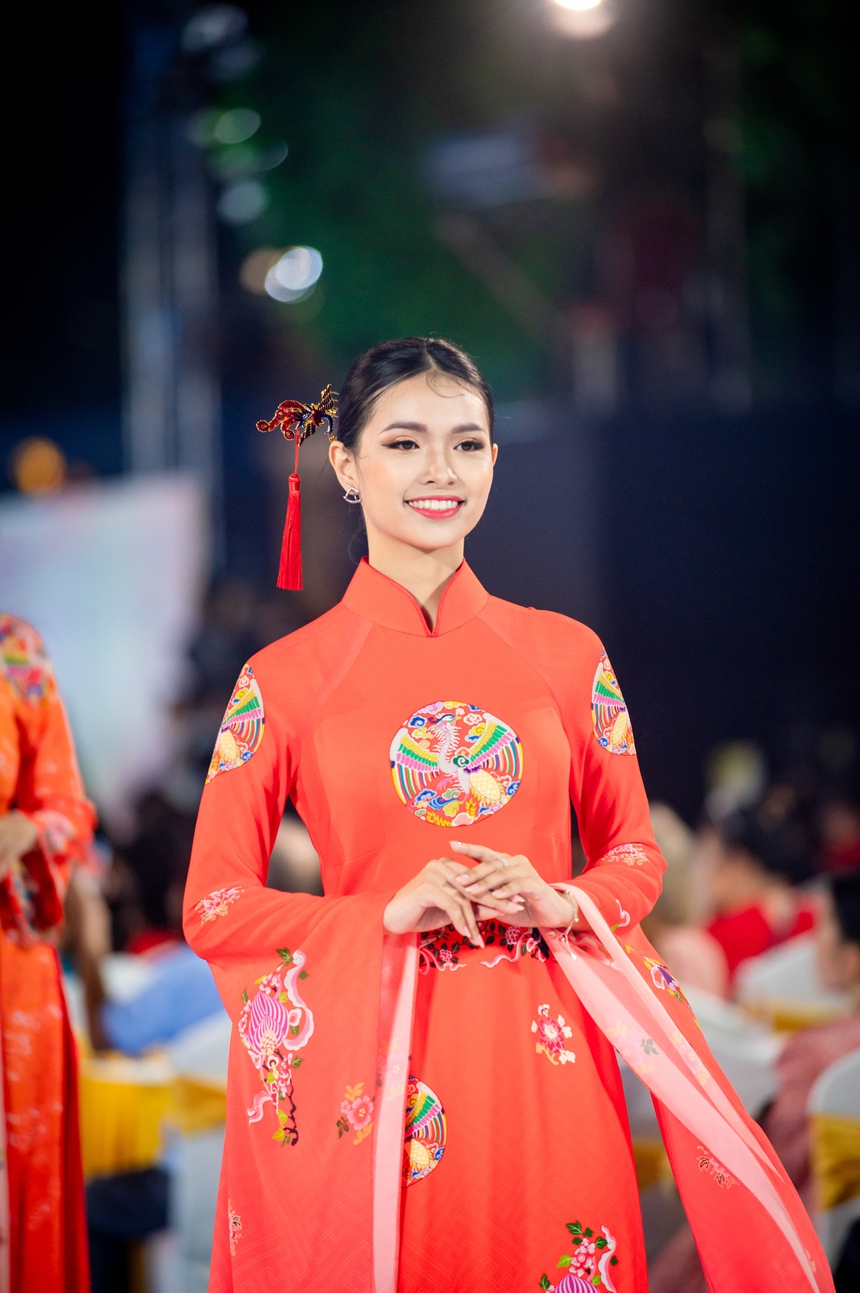 NTK Vũ Thảo Giang mang BST "Viễn đông long hội" khai mạc Lễ hội Áo dài TP. HCM - Ảnh 11.