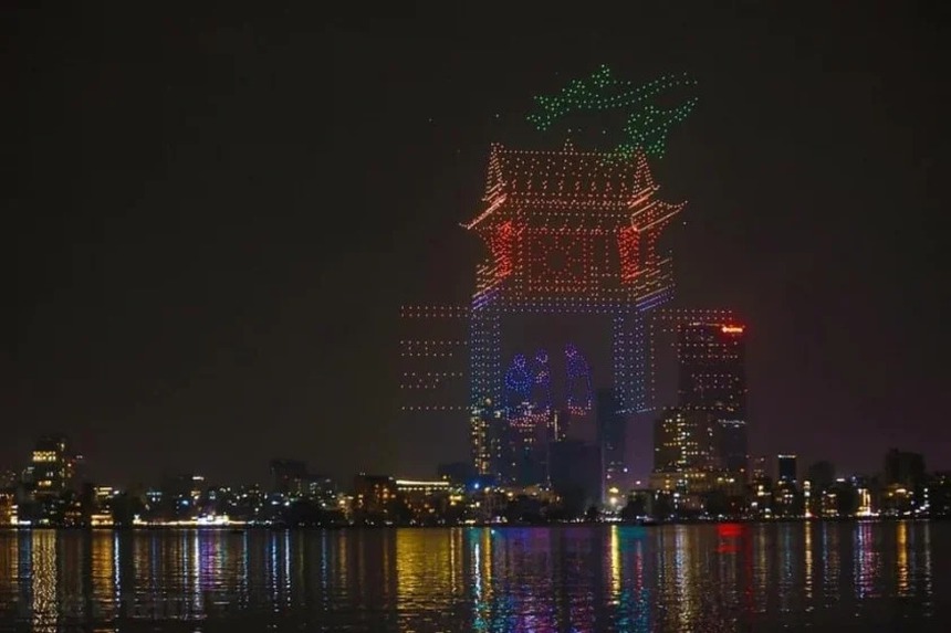 Lễ hội trình diễn ánh sáng tối 9/3 sẽ gắn với 'các biểu trưng của Tây Hồ' - Ảnh 2. Lễ hội trình diễn ánh sáng tối 9/3 sẽ gắn với 'các biểu trưng của Tây Hồ' - Ảnh 2.