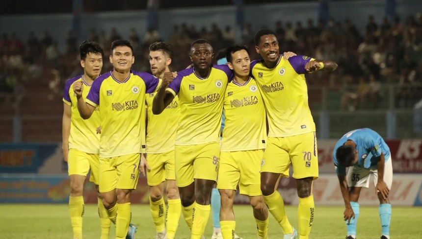 Trước khi CLB Hà Nội chia tay Hàng Đẫy, bầu Hiển định rót 6000 tỷ biến thành 'Công viên các hoàng tử' - Ảnh 2.