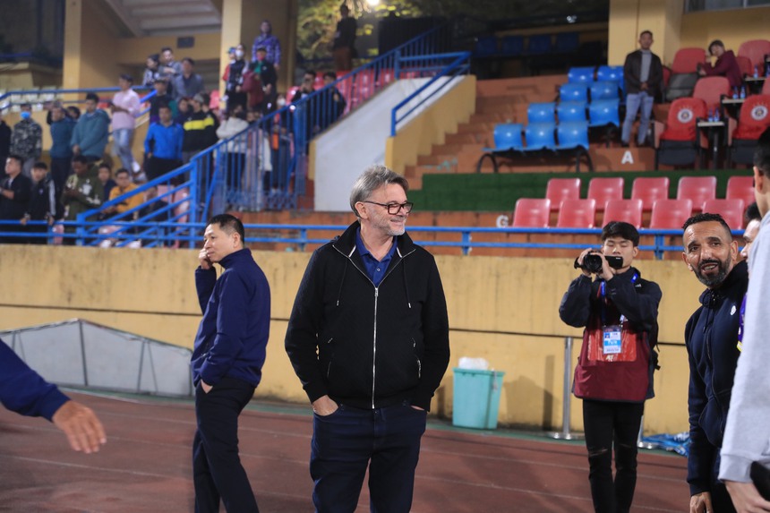 Tuấn Hải đã có kết quả kiểm tra y tế, HLV Troussier không còn phải lo lắng - Ảnh 4.