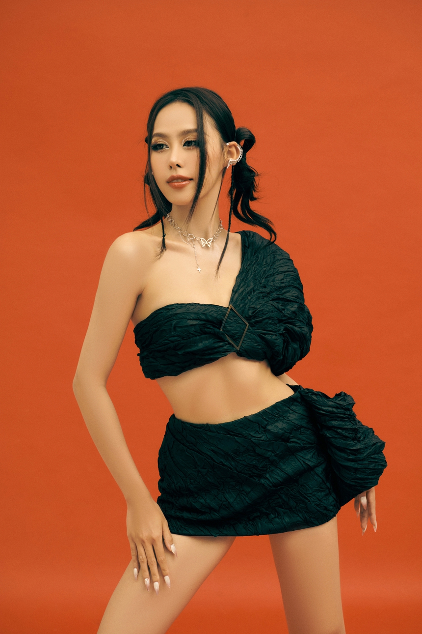 Nàng hậu ăn chay trường - Ngọc Hằng 'lột xác' với gu thời trang cuốn hút - Ảnh 1.