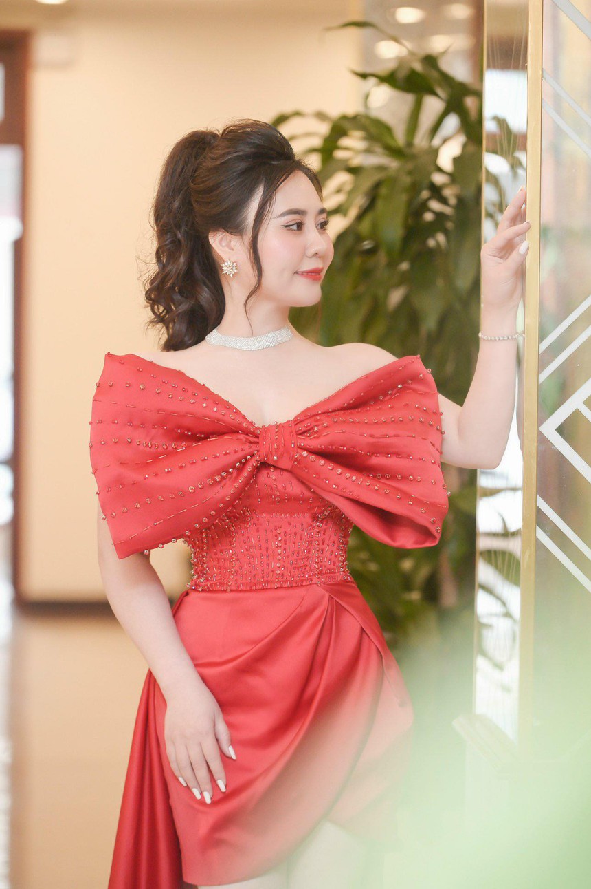 Hoa hậu Phan Kim Oanh nhận lời mời làm Đại sứ toàn cầu Mrs Earth International - Ảnh 3. Hoa hậu Phan Kim Oanh nhận lời mời làm Đại sứ toàn cầu Mrs Earth International - Ảnh 3.