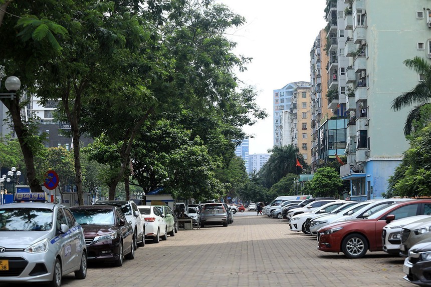Dịch vụ trông giữ xe ở Hà Nội còn nhiều bất cập - Ảnh 1.