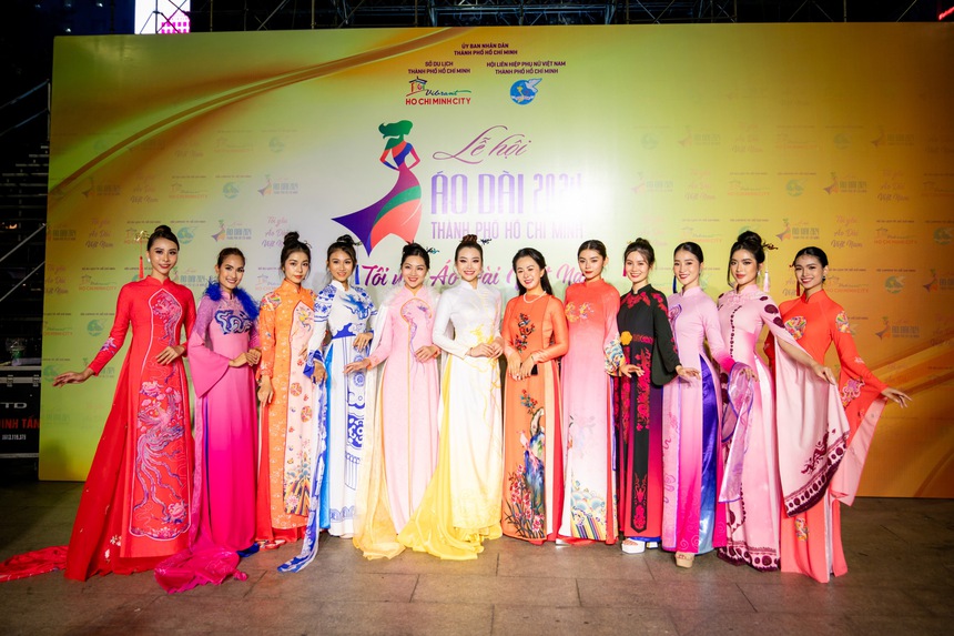 NTK Vũ Thảo Giang mang BST "Viễn đông long hội" khai mạc Lễ hội Áo dài TP. HCM - Ảnh 4.