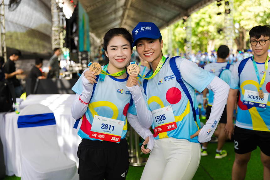 Thanh Nhã rạng ngời trong sự kiện đi bộ thiện nguyện  - Ảnh 2.